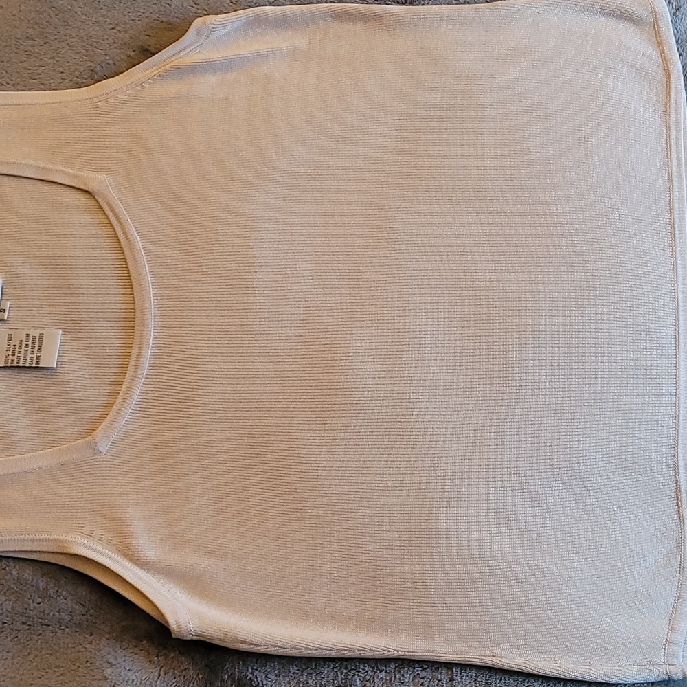 100% silk Joseph A Top